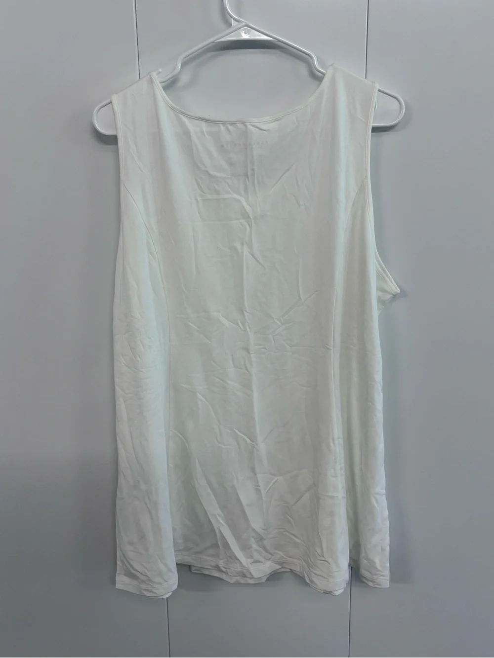 Susan Graver Tank Top Womens Size 1X White Liquid Knit Stretch Relaxed Comfort